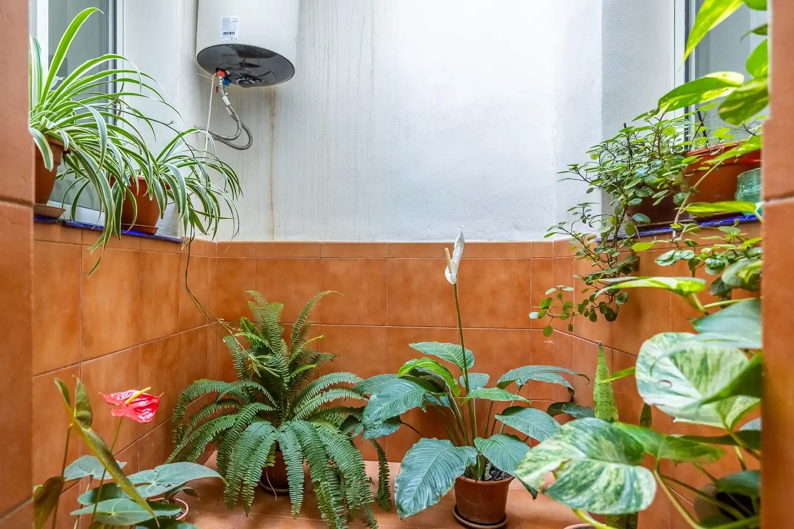 Balcony of Houses for sale in Sevilla  with Air Conditioner, Terrace and Storage room