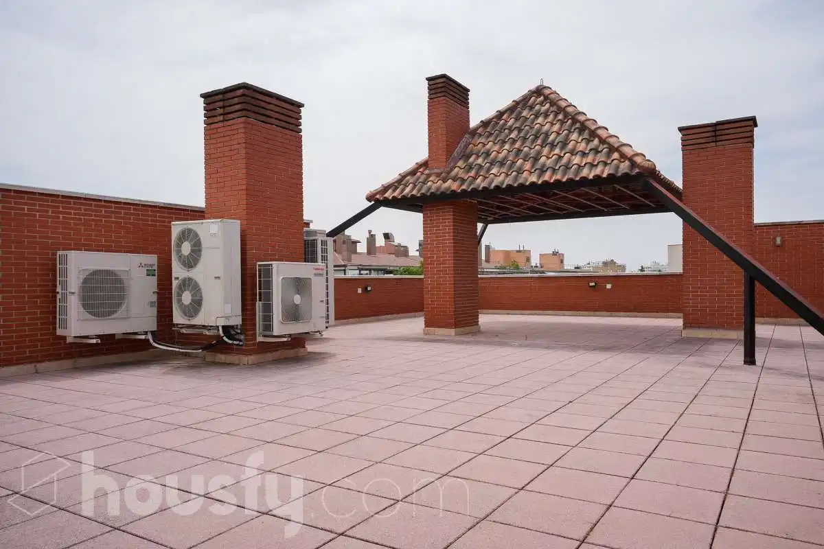 Terraza de Piso en venta en Madrid con Aire acondicionado, Calefacción y Jardín privado