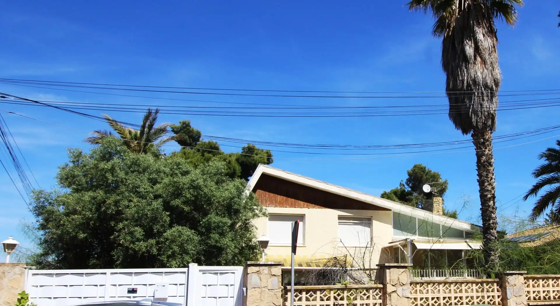 Vista exterior de Casa o chalet en venta en Petrer