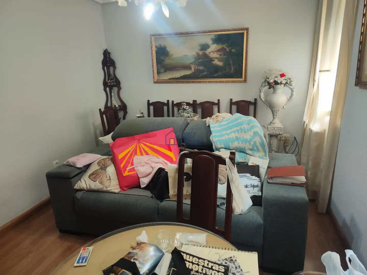 Sala d'estar de Casa o xalet en venda en León Capital  amb Jardí privat, Traster i Alarma