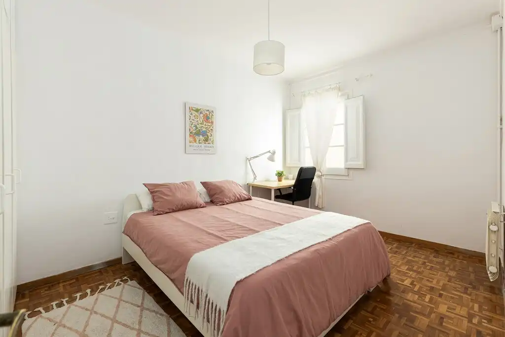 Habitación de Apartamento en venta en Barcelona con Calefacción, Parquet y Balcón