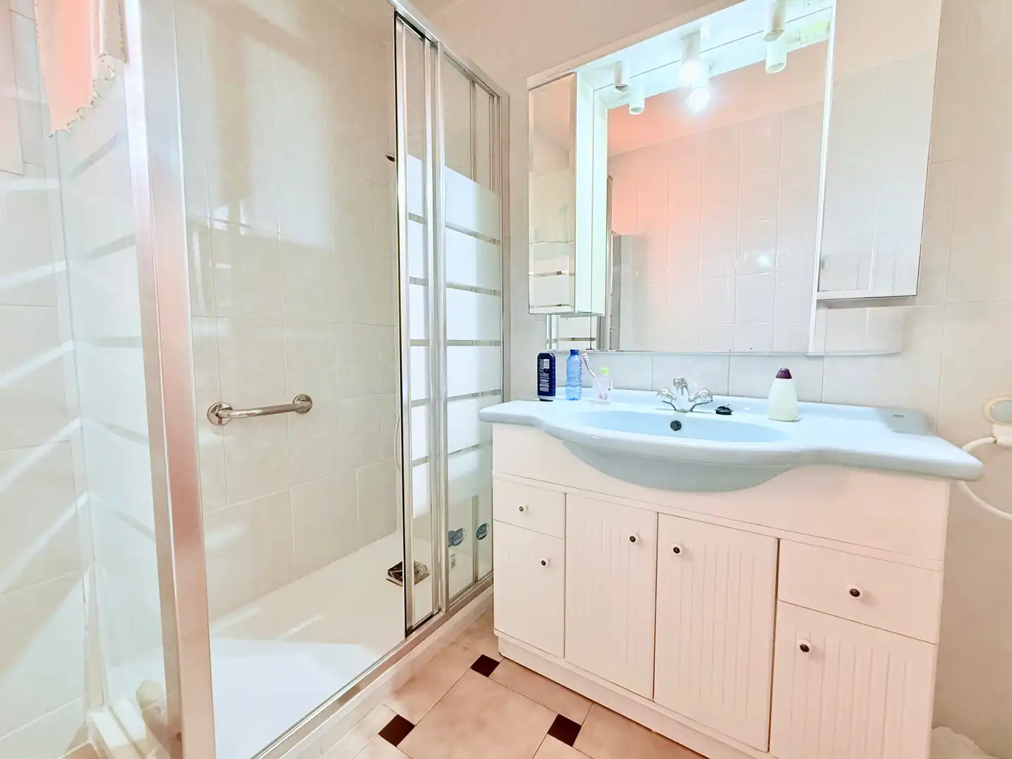 Baño de Piso en venta en Sant Feliu de Llobregat con Horno