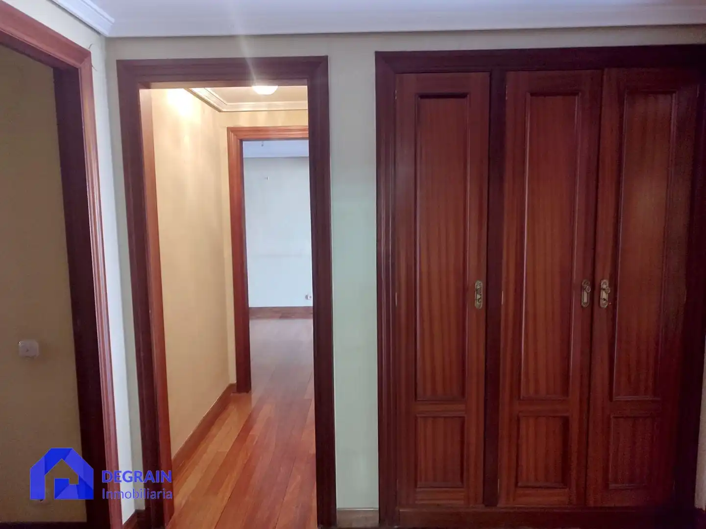 Piso de alquiler en Oviedo  con Terraza y Trastero
