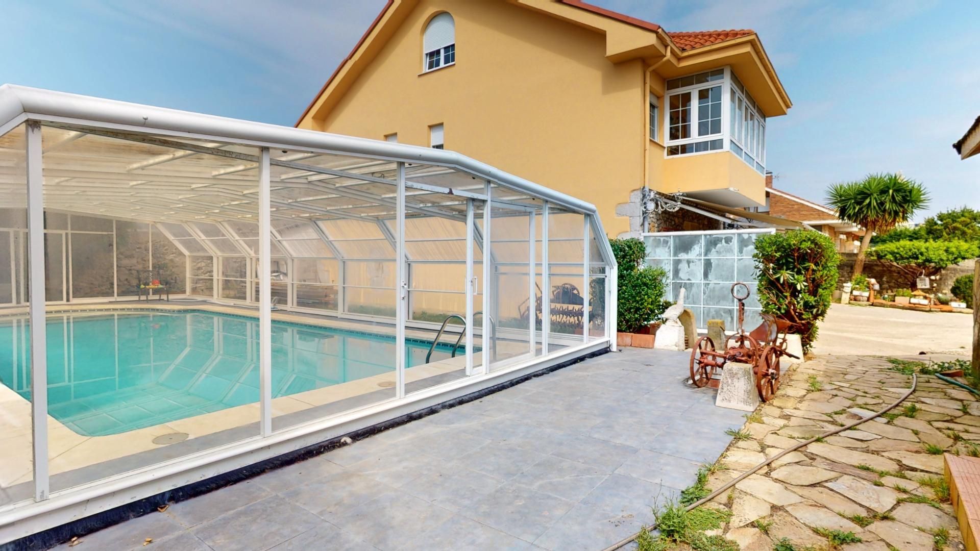 Swimming pool of House or chalet for sale in Santander  with Heating, Storage room and Swimming Pool
