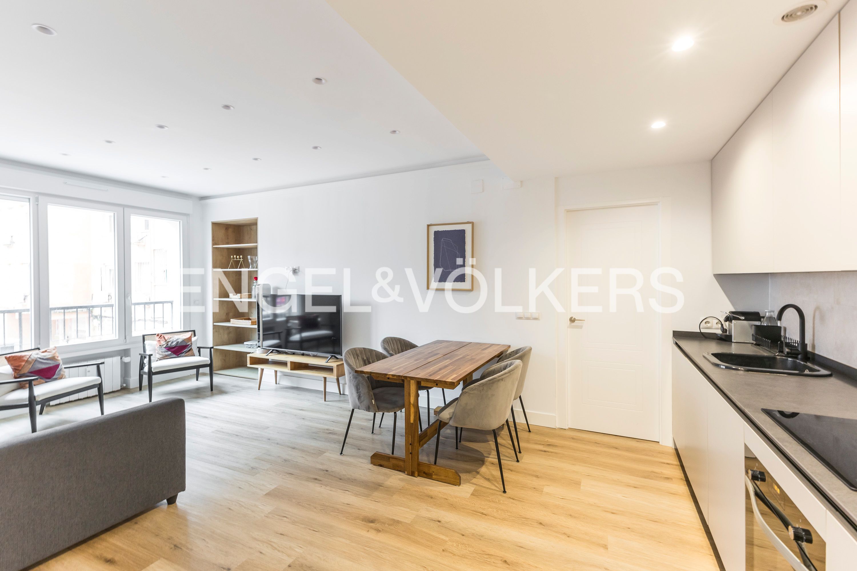 Living room of Flat for rent in  Madrid Capital  with Air Conditioner, Heating and Furnished