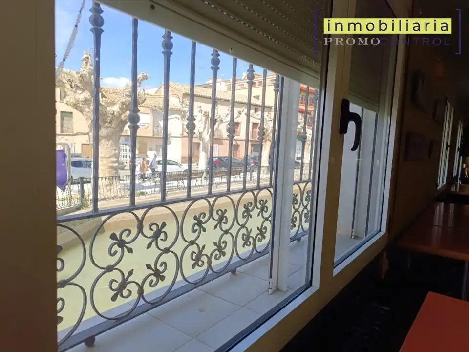 Terrasse von Einfamilien-Reihenhaus zum Verkauf in San Mateo de Gállego mit Terrasse, Möbliert und Mikrowelle