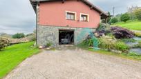 Vista exterior de Casa o xalet en venda en Villaviciosa amb Calefacció, Jardí privat i Terrassa