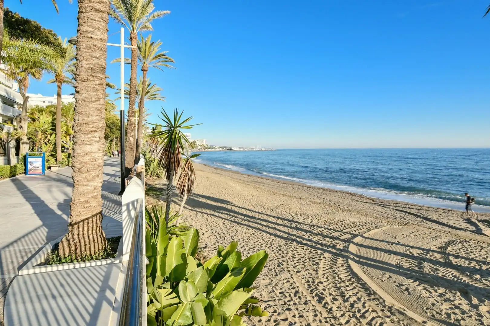 Vista exterior de Apartament de lloguer en Marbella amb Terrassa, Piscina i Piscina comunitària