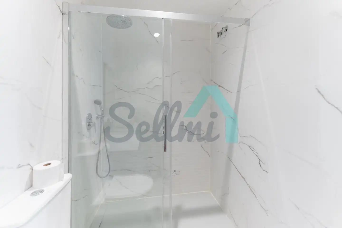 Baño de Piso para compartir en Oviedo  con Aire acondicionado, Calefacción y Jardín privado