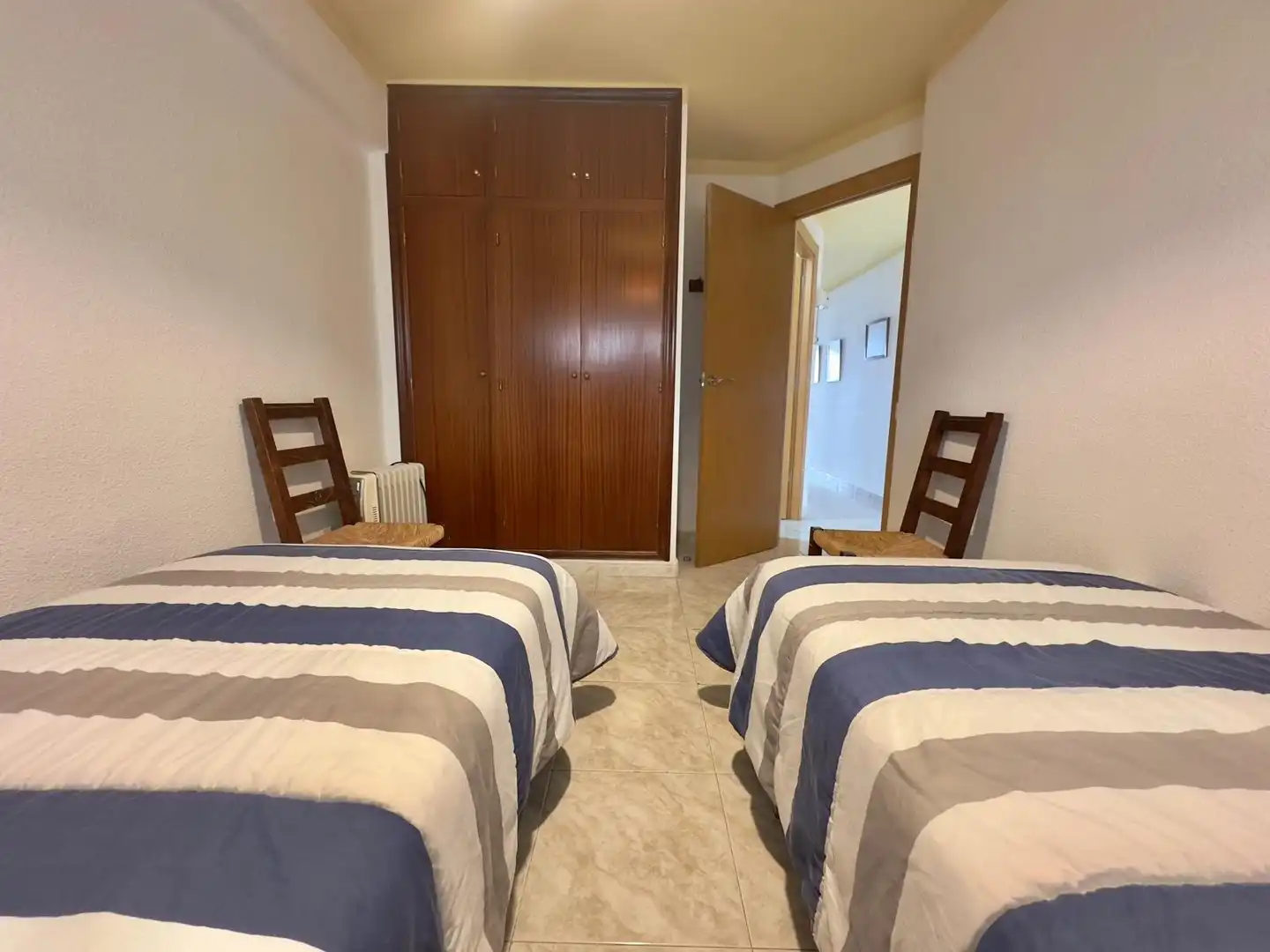 Dormitori de Apartament en venda en Benidorm amb Aire condicionat, Terrassa i Moblat