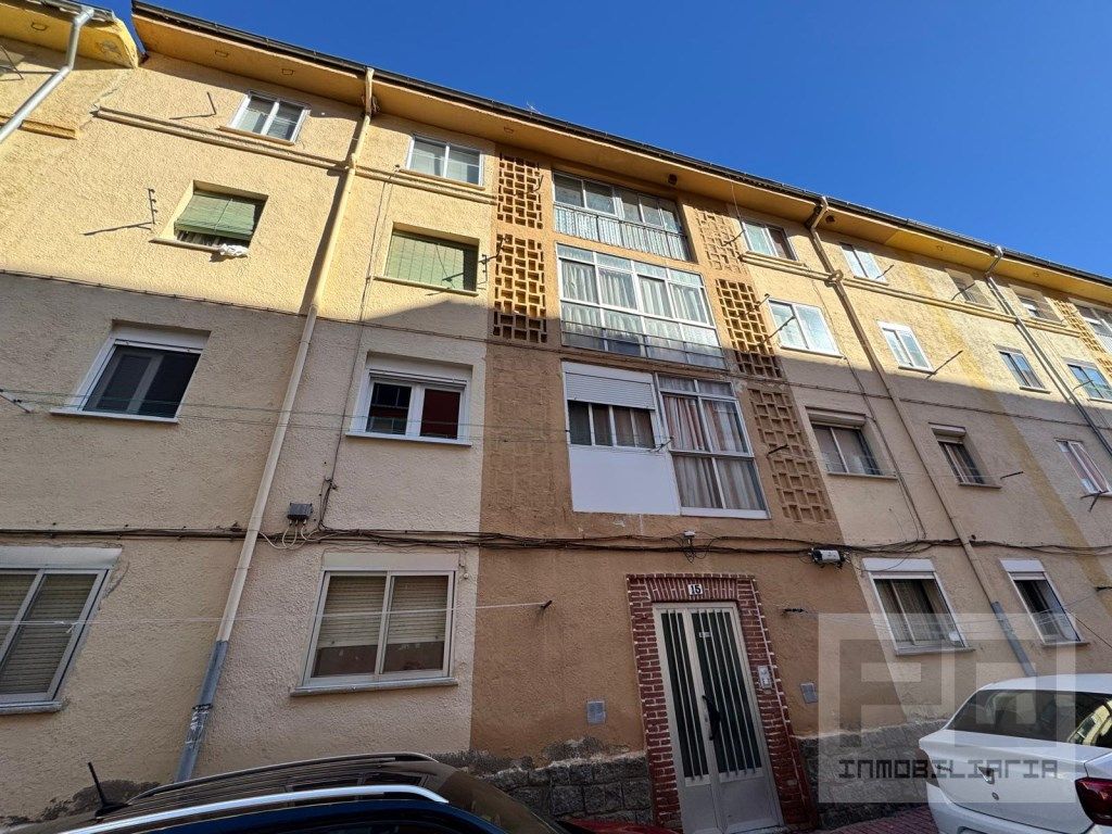 Vista exterior de Piso de alquiler en Ávila Capital