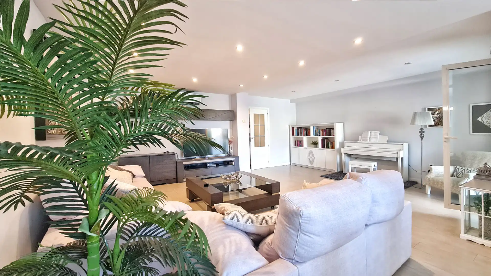 Detached homes for rent in Calle de la Navallera, Centro Comercial - Hospital