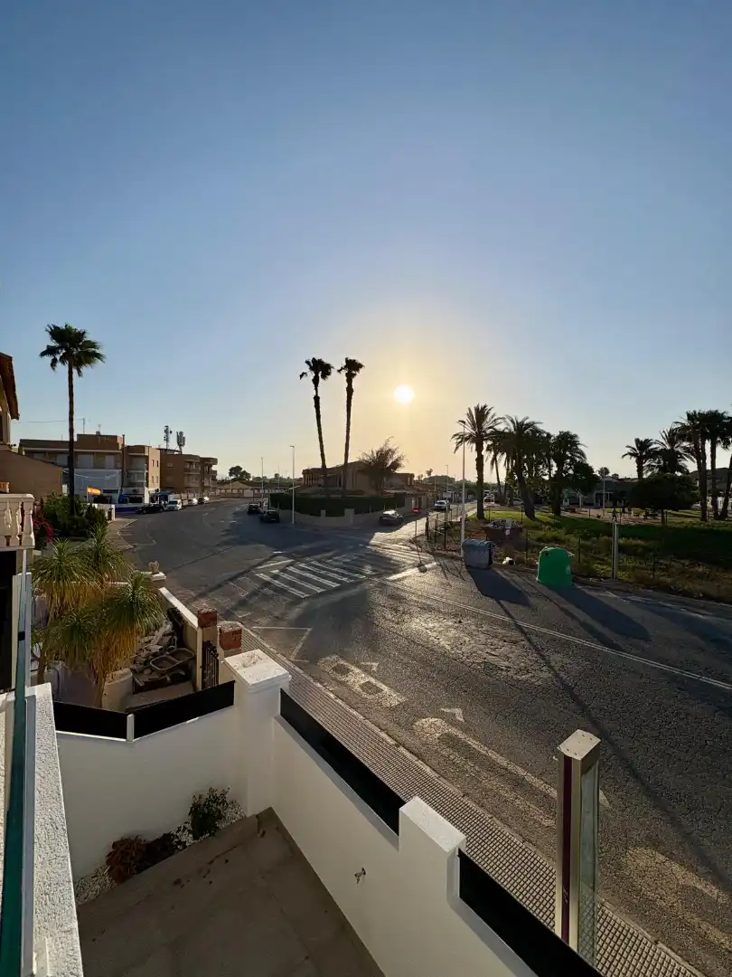 Vista exterior de Casa adosada en venda en San Javier amb Aire condicionat, Calefacció i Jardí privat
