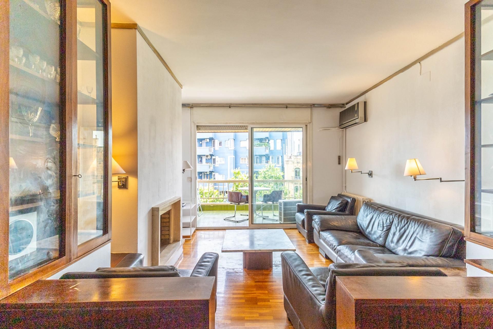 Living room of Flat for sale in  Barcelona Capital  with Heating, Parquet flooring and Terrace