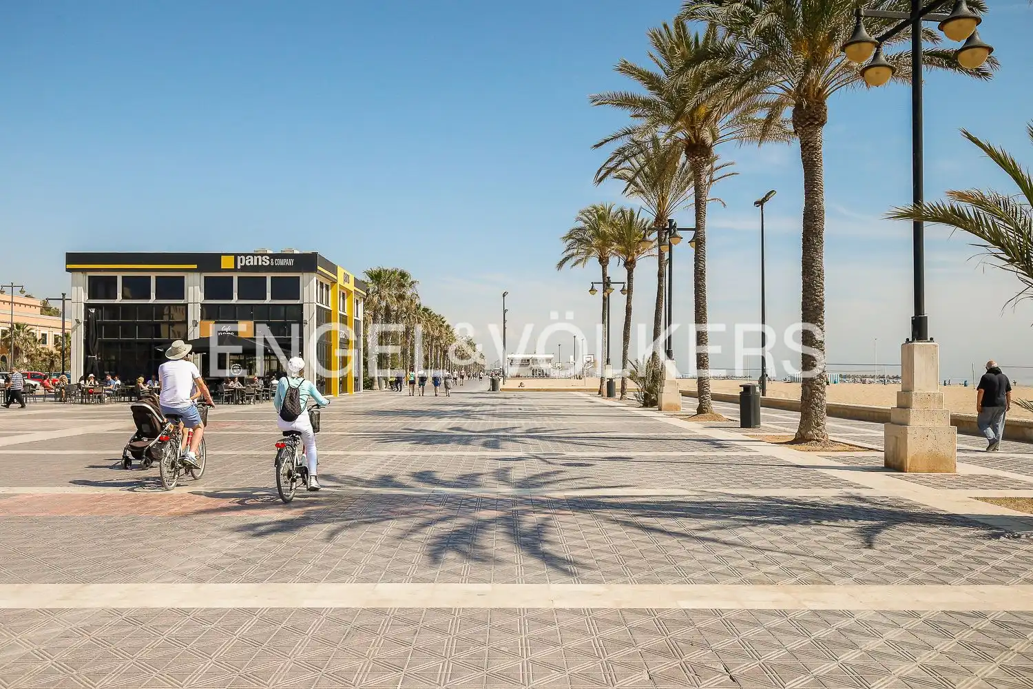 Außenansicht von Wohnung zur Miete in Valencia mit Heizung und Balkon