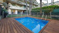 Swimming pool of Flat to rent in  Barcelona Capital  with Air Conditioner, Heating and Private garden