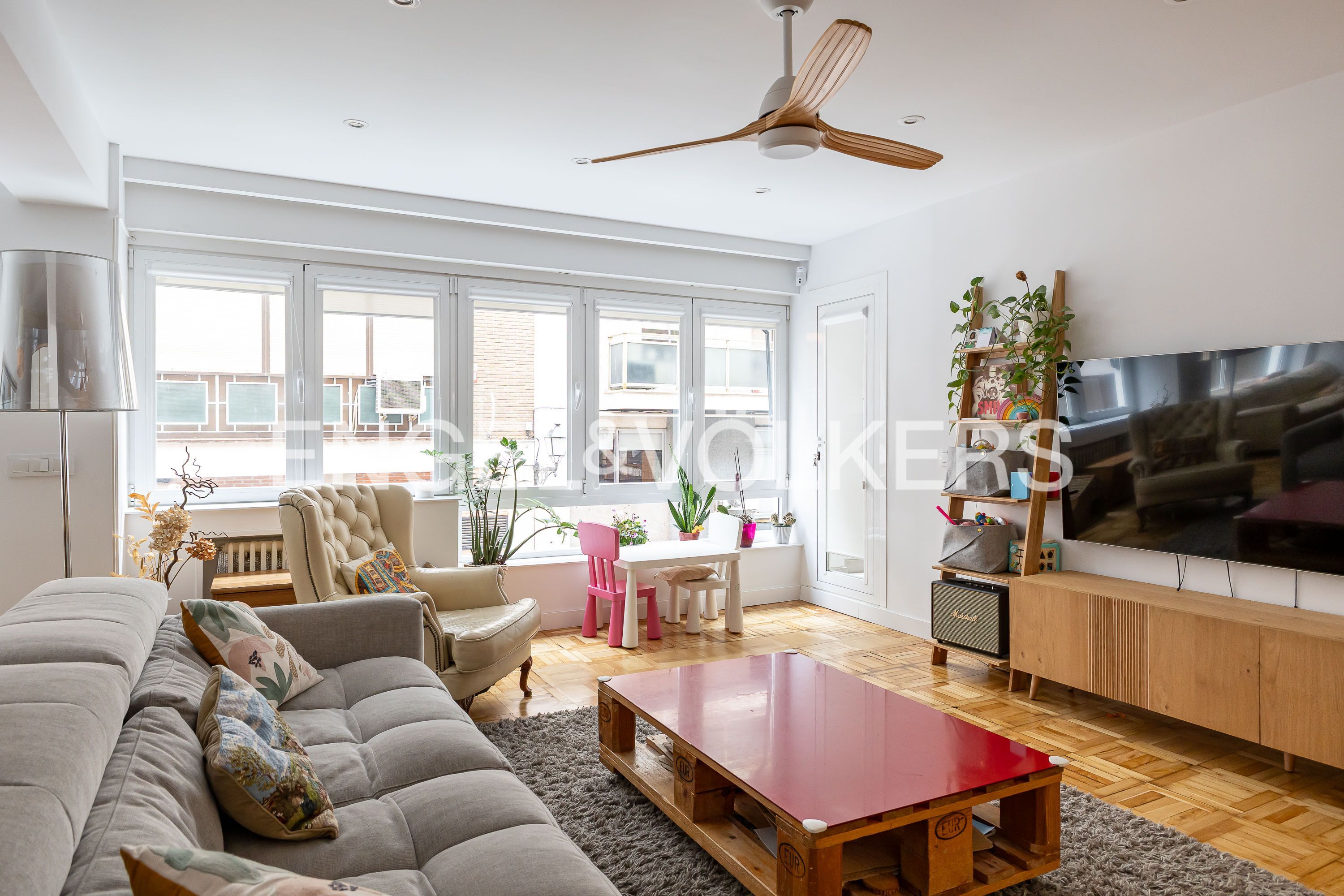 Sala de estar de Piso en venta en  Madrid Capital con Calefacción