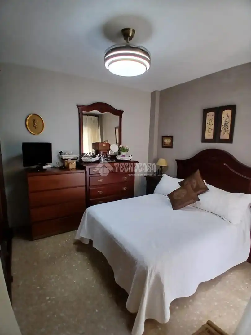 Habitación de Piso en venta en Sevilla con Aire acondicionado, Terraza y Balcón
