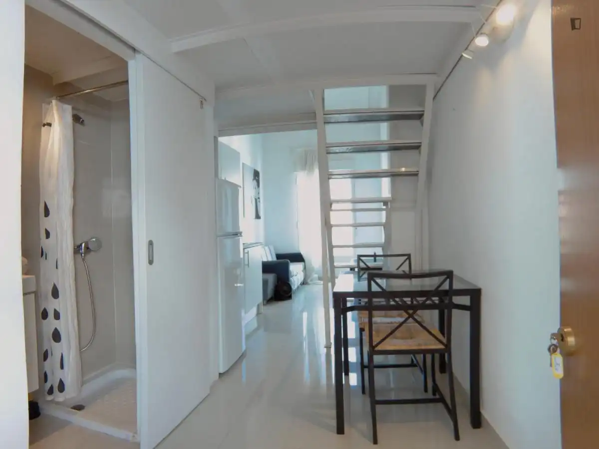 Study for rent in Puerta del Ángel