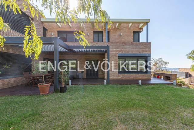 Casa-chalet en Alquiler en Sarrià