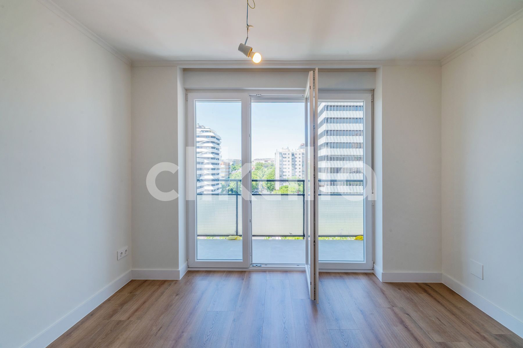 Bedroom of Flat for sale in  Madrid Capital  with Air Conditioner, Heating and Terrace