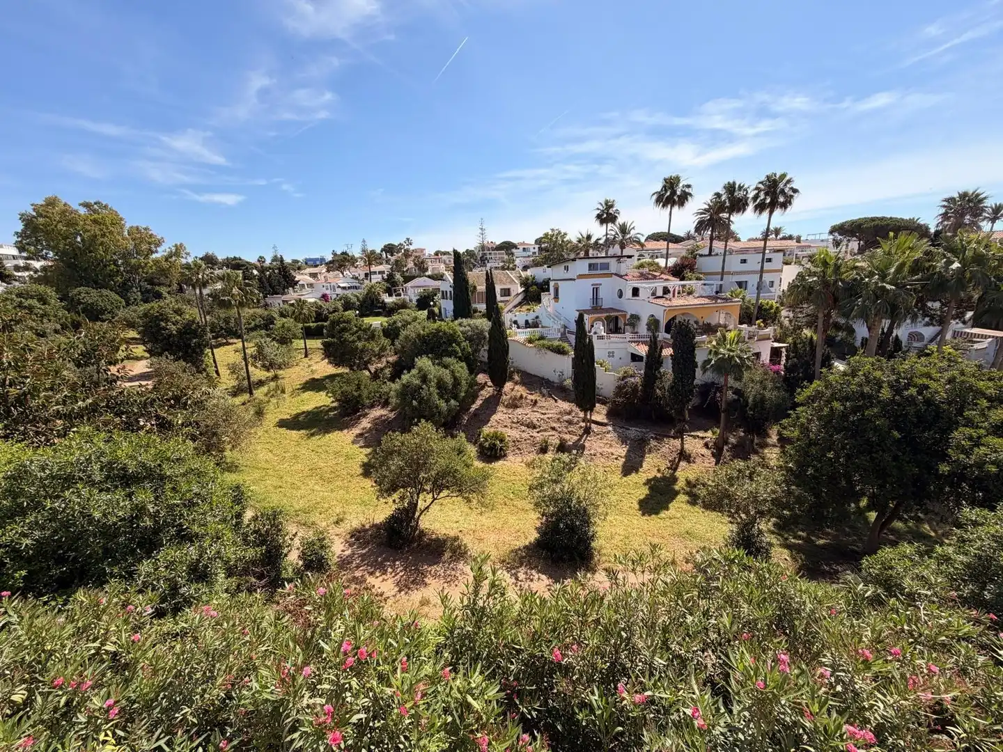 Vista exterior de Casa adosada de lloguer en Mijas amb Aire condicionat, Calefacció i Jardí privat