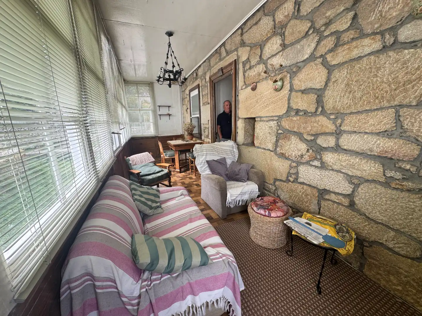 Sala d'estar de Finca rústica en venda en Muros amb Terrassa, Moblat i Balcó