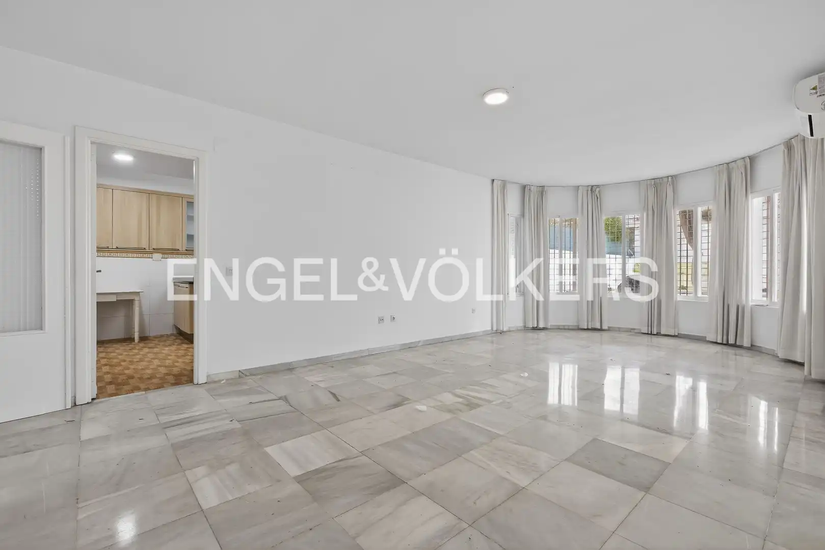 Dining room of Houses for sale in Tomares  with Air Conditioner, Heating and Private garden