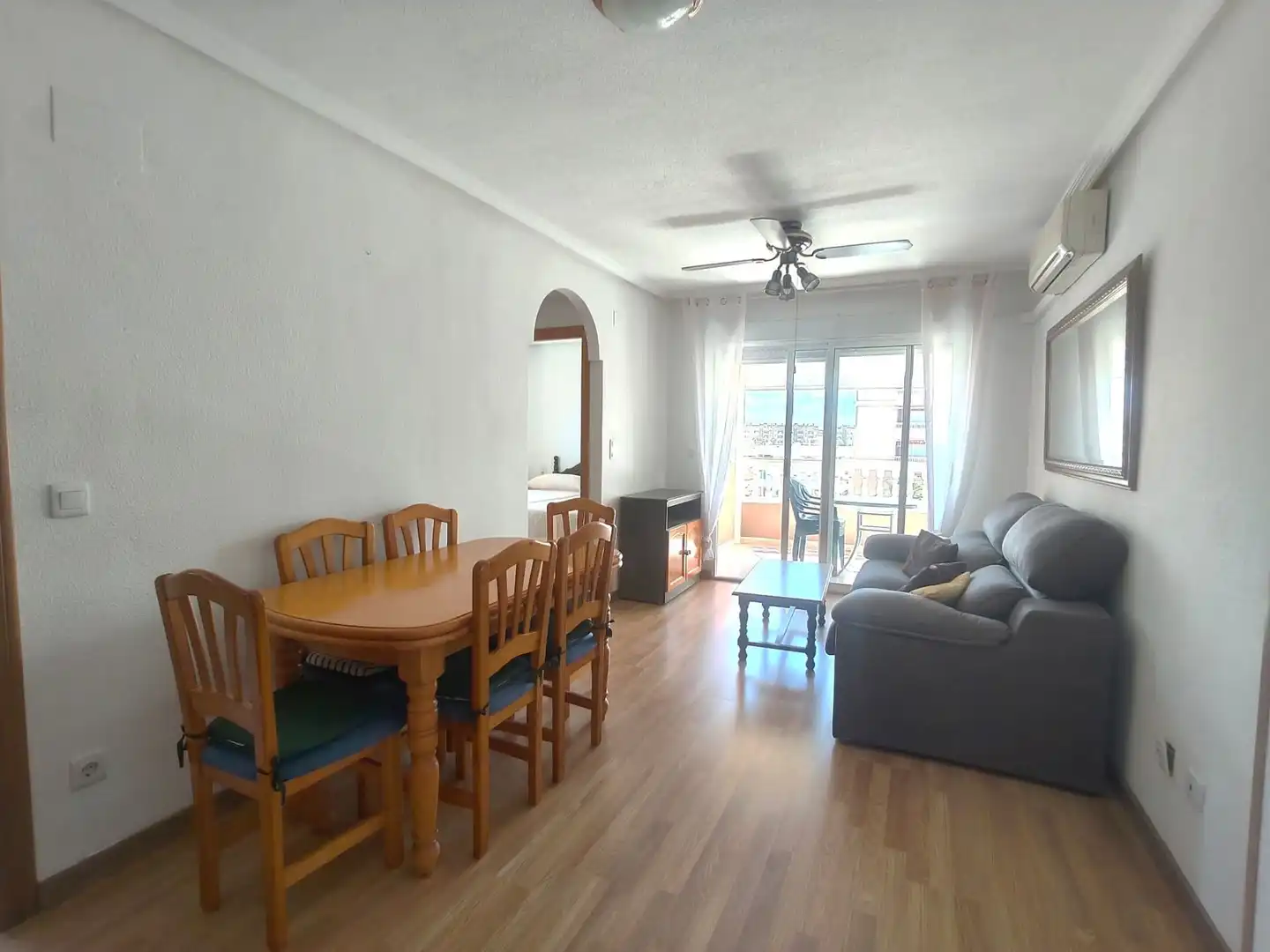 Vista exterior de Apartament de lloguer en Santa Pola amb Aire condicionat, Calefacció i Terrassa