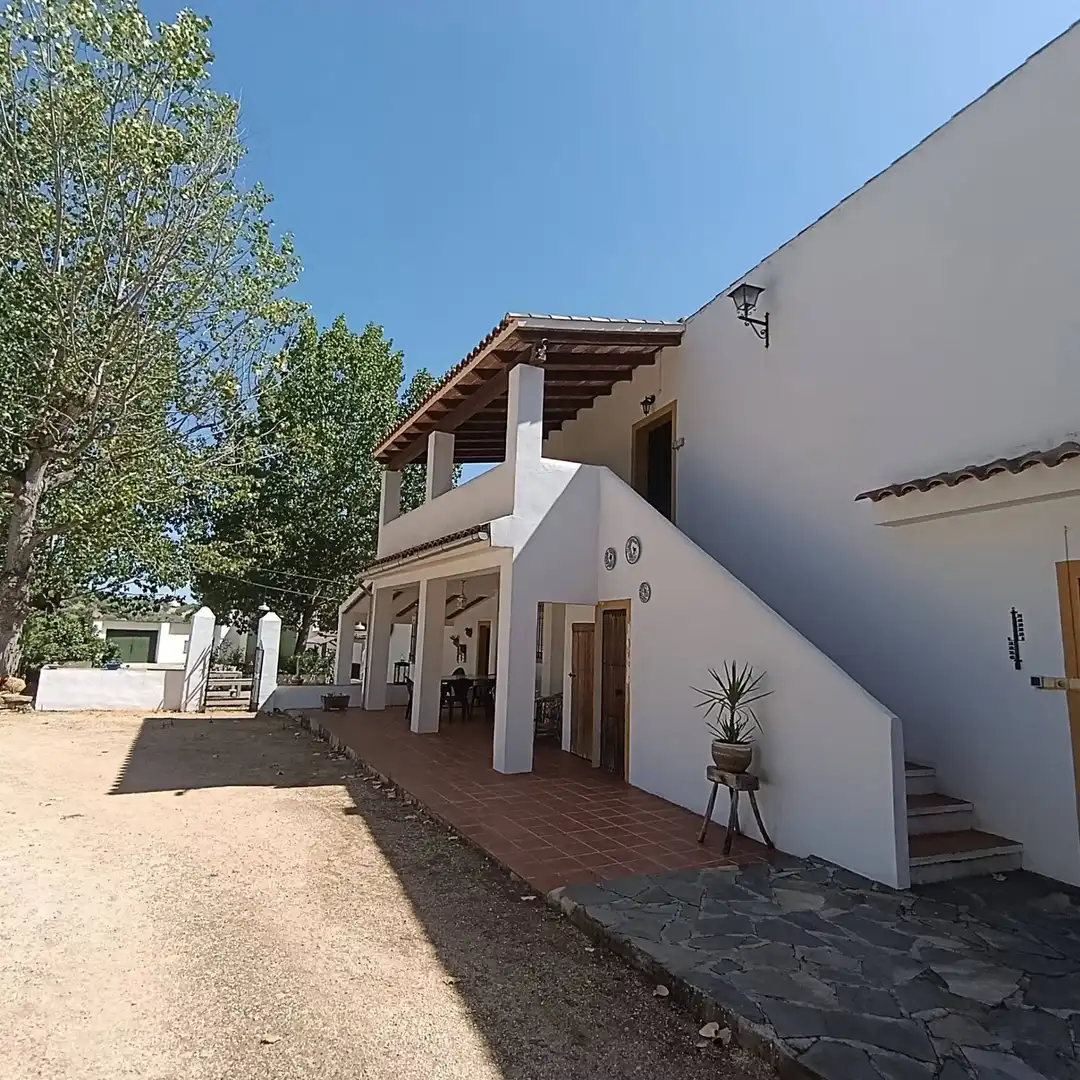 Casa rústica amb terrassa en venda a Loja