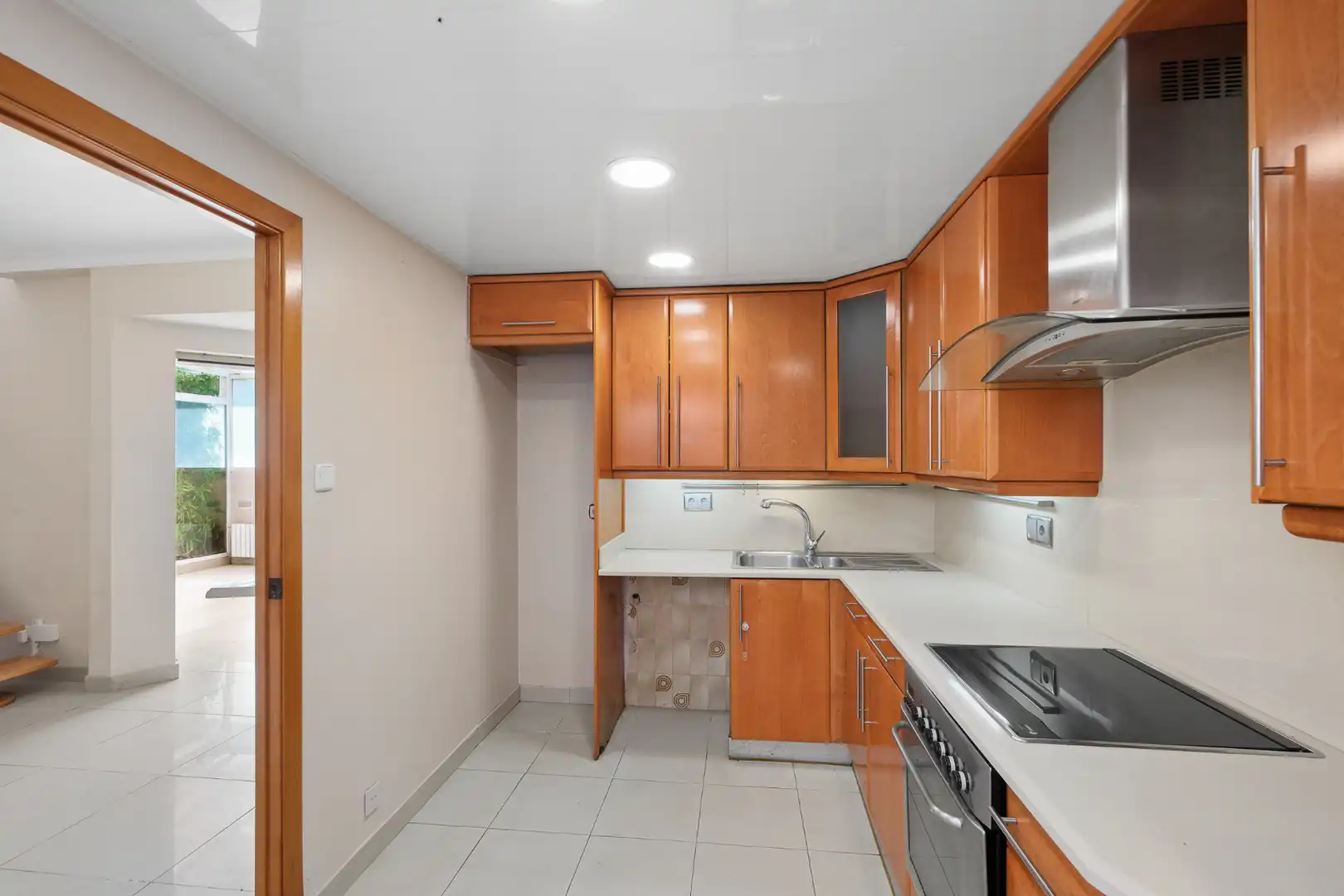 Cuina de Casa o xalet en venda en Barcelona amb Aire condicionat, Calefacció i Terrassa