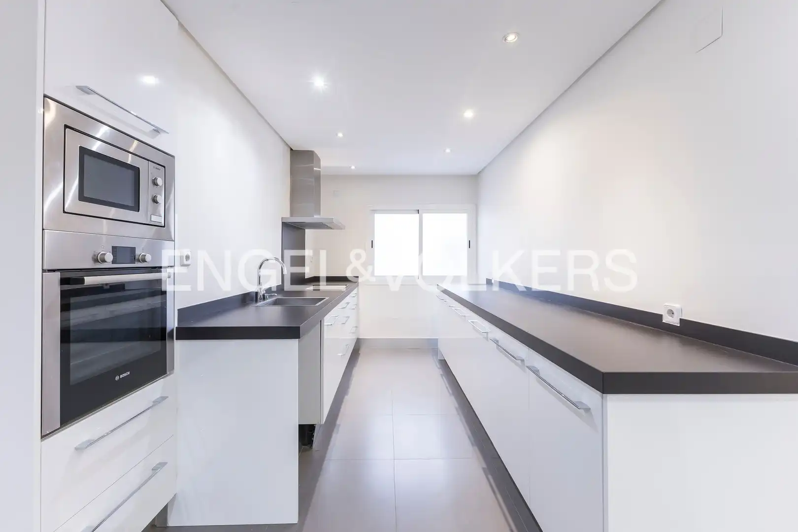Kitchen of Flat for sale in Madrid  with Air Conditioner, Heating and Terrace