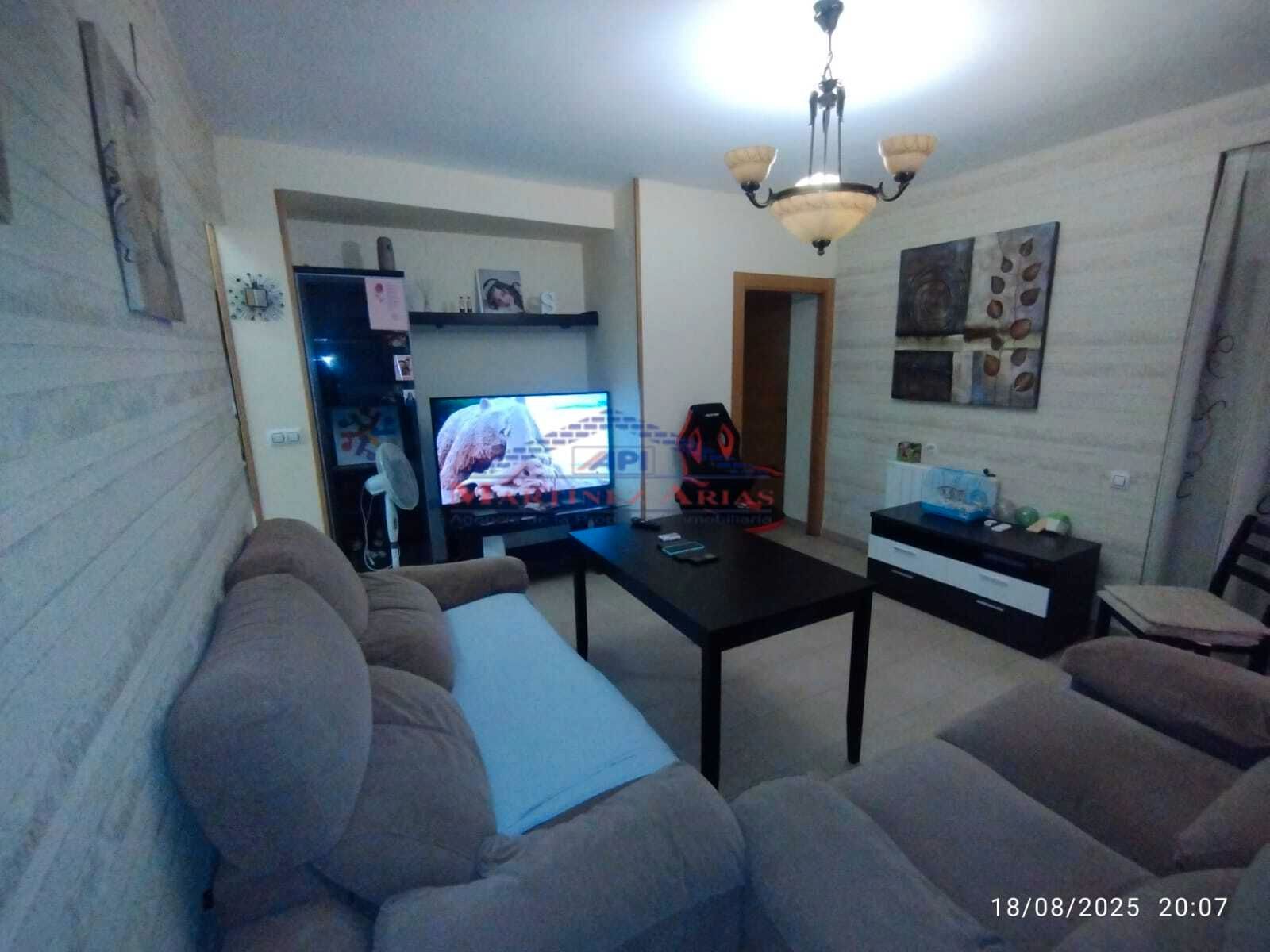 Sala d'estar de Pis en venda en  Jaén Capital amb Aire condicionat, Traster i Moblat