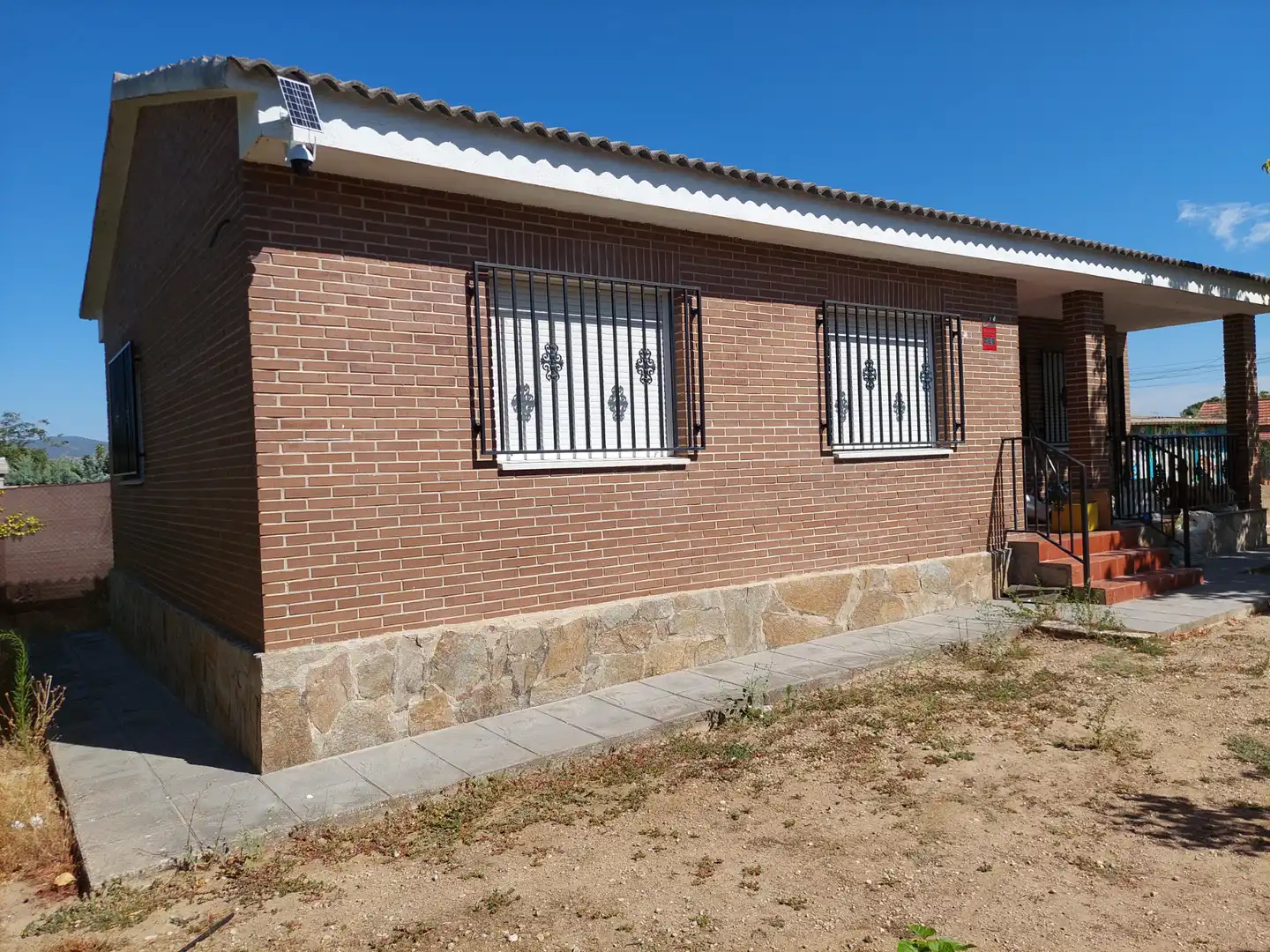 Exterior view of Houses for sale in Santa Cruz del Retamar  with Private garden, Swimming Pool and Alarm