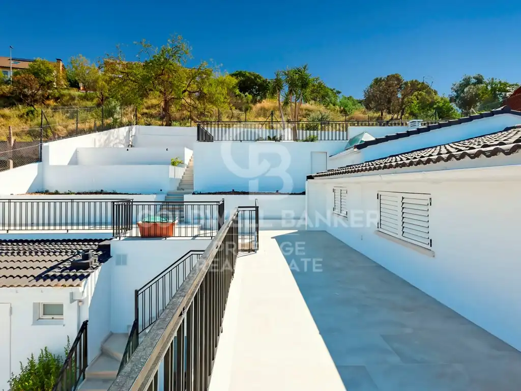 Exterior view of Houses for sale in Esplugues de Llobregat