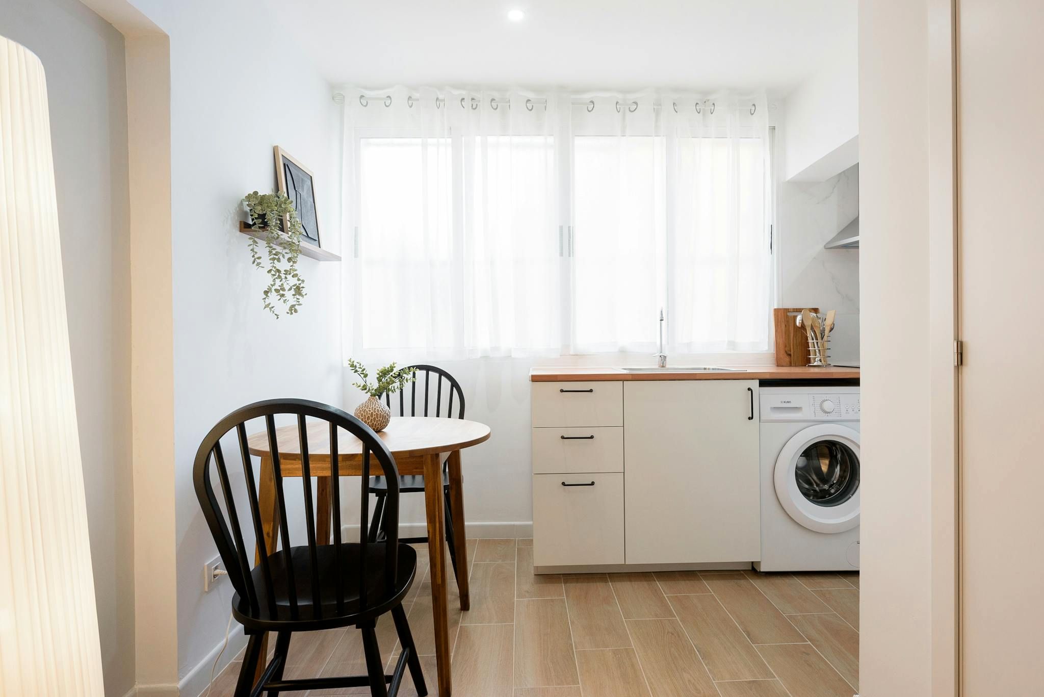 Cuina de Pis de lloguer en  Valencia Capital amb Aire condicionat, Calefacció i Moblat