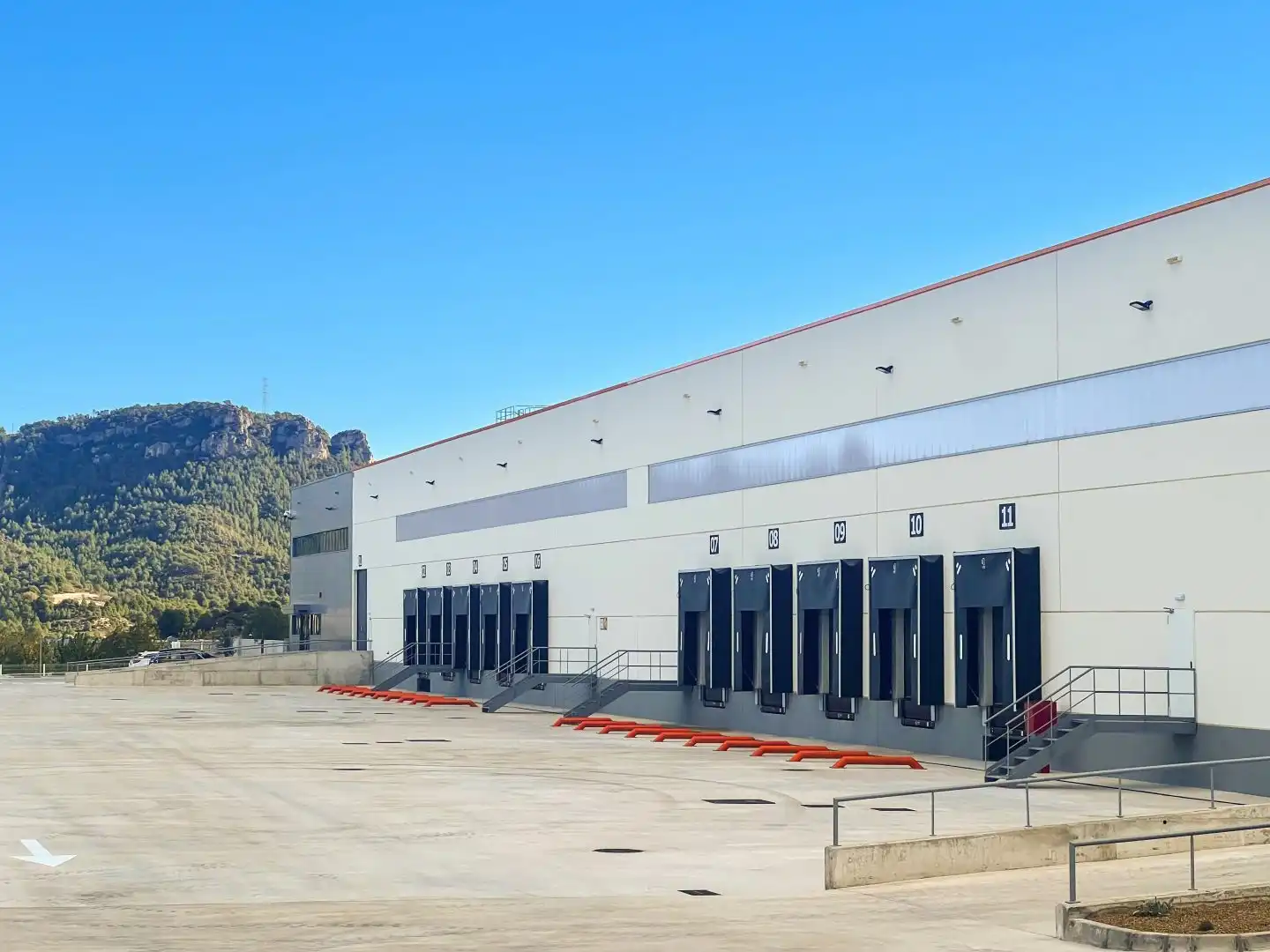 Vista exterior de Nau industrial de lloguer en Vilanova del Camí