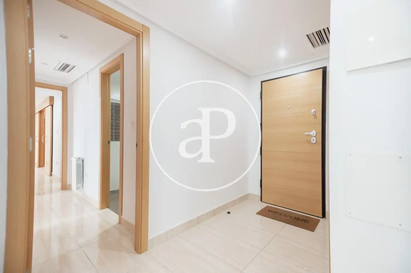 Wohnung zur Miete in Valencia mit Klimaanlage, Heizung und Privatgarten