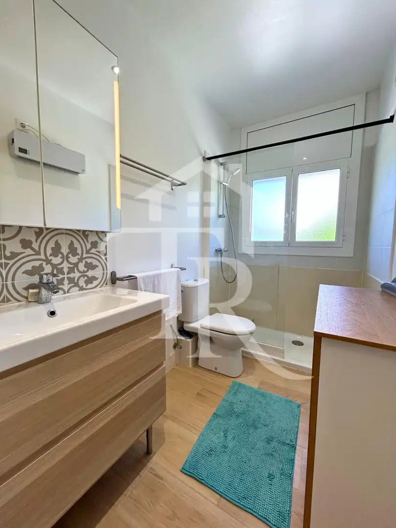 Baño de Casa o chalet en venta en Roda de Berà con Aire acondicionado, Calefacción y Jardín privado