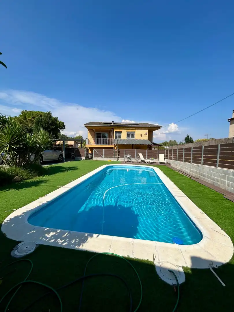 Piscina de Casa o xalet en venda en Masquefa amb Aire condicionat, Calefacció i Jardí privat