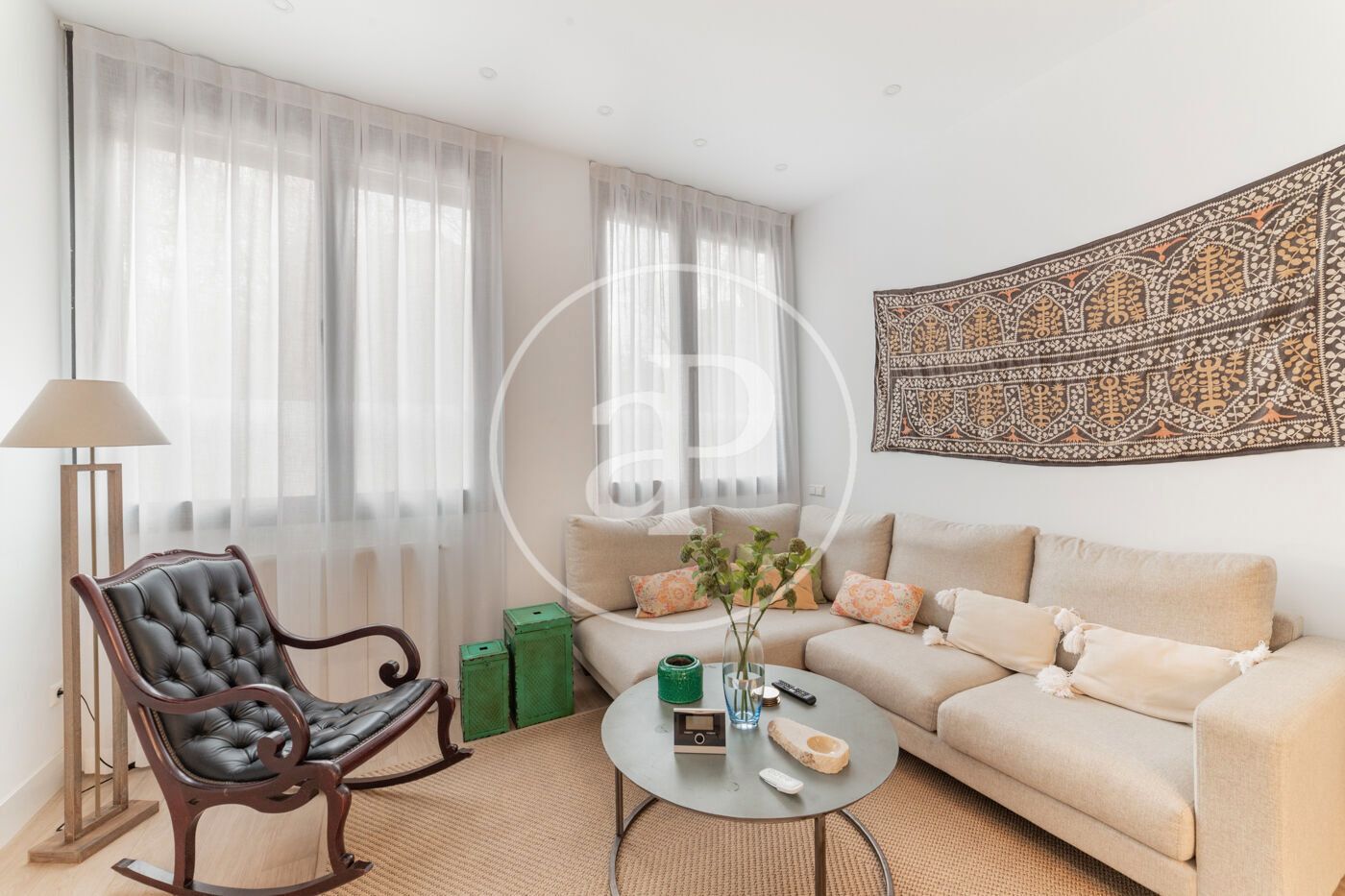 Living room of Flat to rent in  Madrid Capital  with Air Conditioner, Heating and Furnished