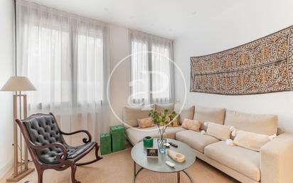 Living room of Flat to rent in  Madrid Capital  with Air Conditioner, Heating and Furnished