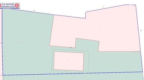 SE VENDE SOLAR DE 705 m2  EN ESQUINA CON 60 M2 DE FACHADA.