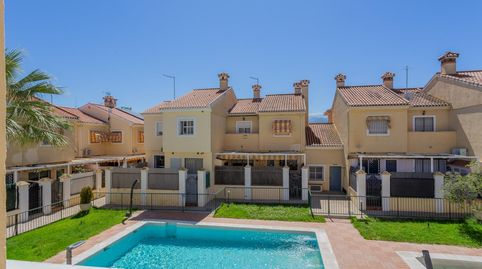 AMPLIA VIVIENDA CON PISCINA EN ALHENDIN
