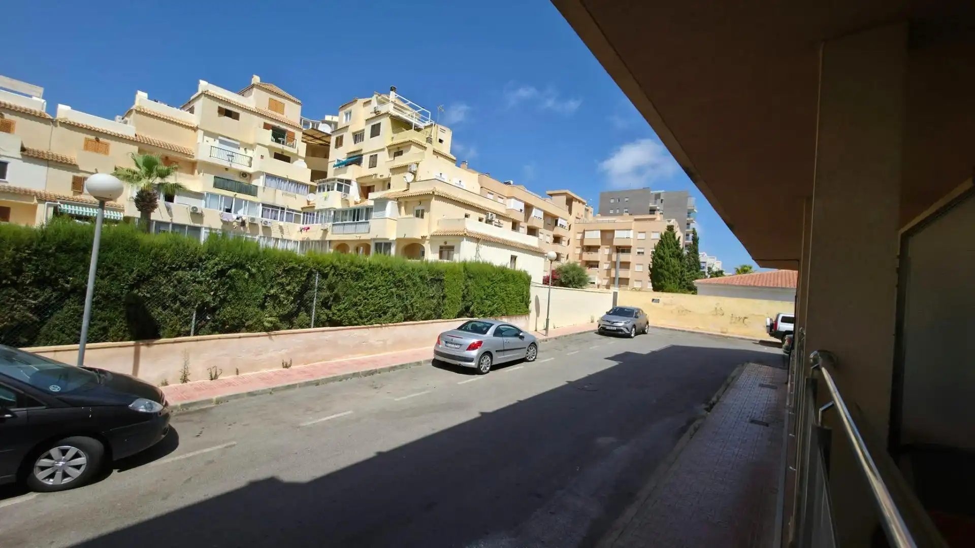 Außenansicht von Erdgeschoss zum Verkauf in Torrevieja mit Klimaanlage, Abstellraum und Schwimmbad