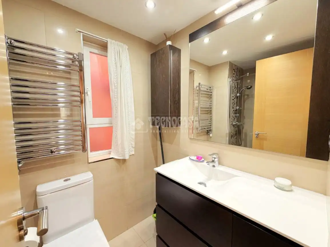 Baño de Piso en venta en Madrid con Aire acondicionado, Calefacción y Parquet