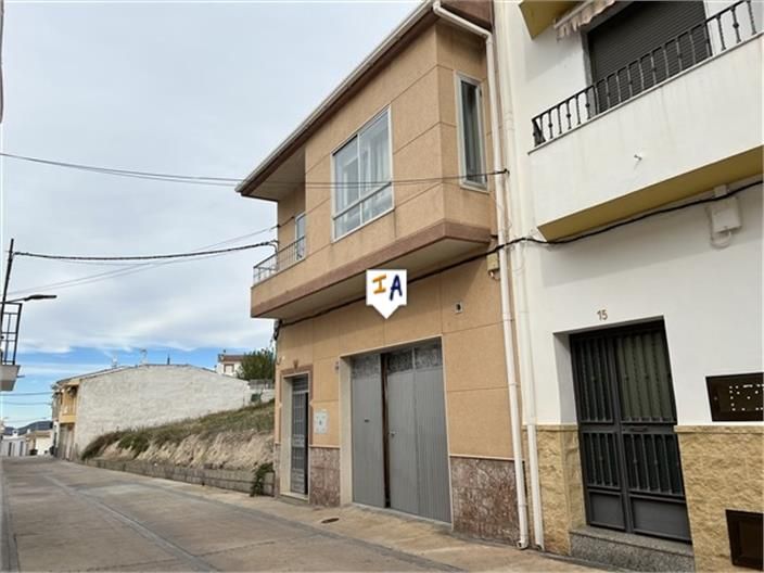 Exterior view of Single-family semi-detached for sale in Castillo de Locubín  with Storage room, Swimming Pool and Internet