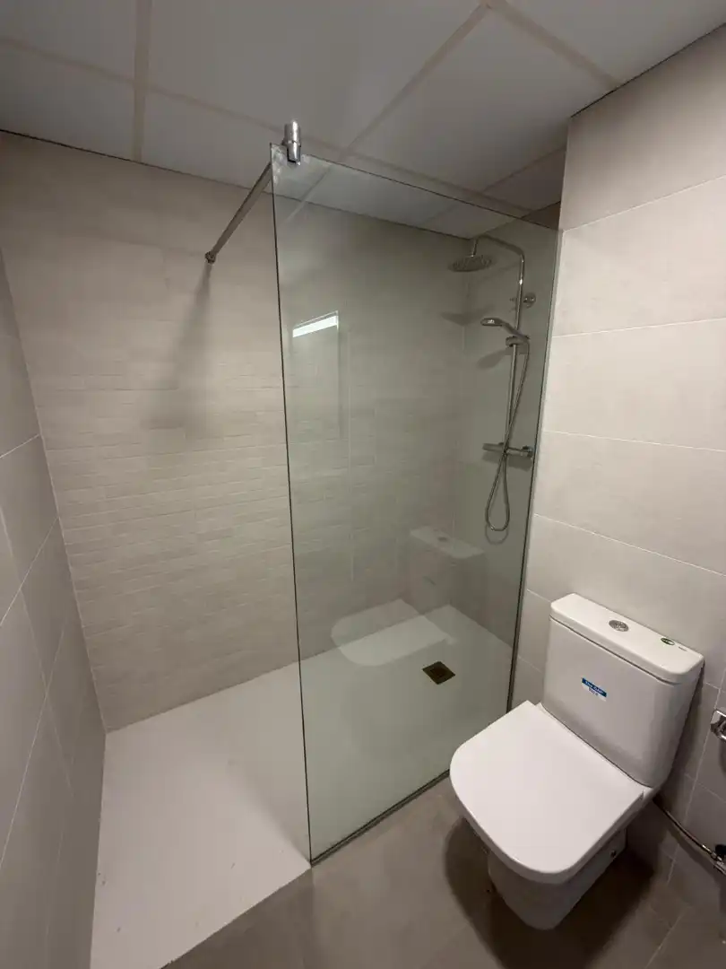 Baño de Dúplex en venta en La Llagosta con Aire acondicionado, Calefacción y Terraza