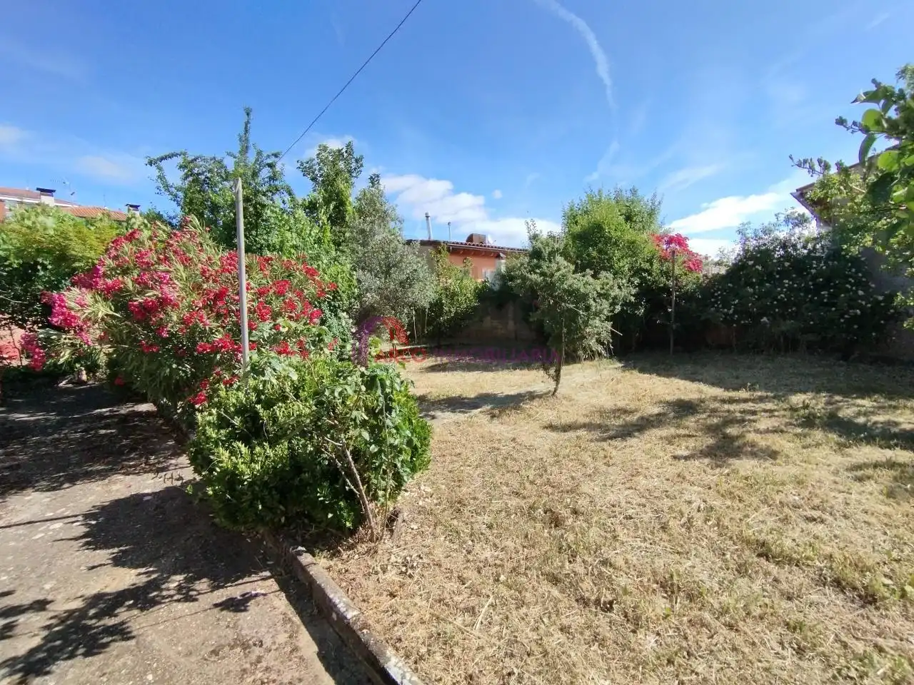Jardín de Casa adosada en venta en Burgos con Calefacción