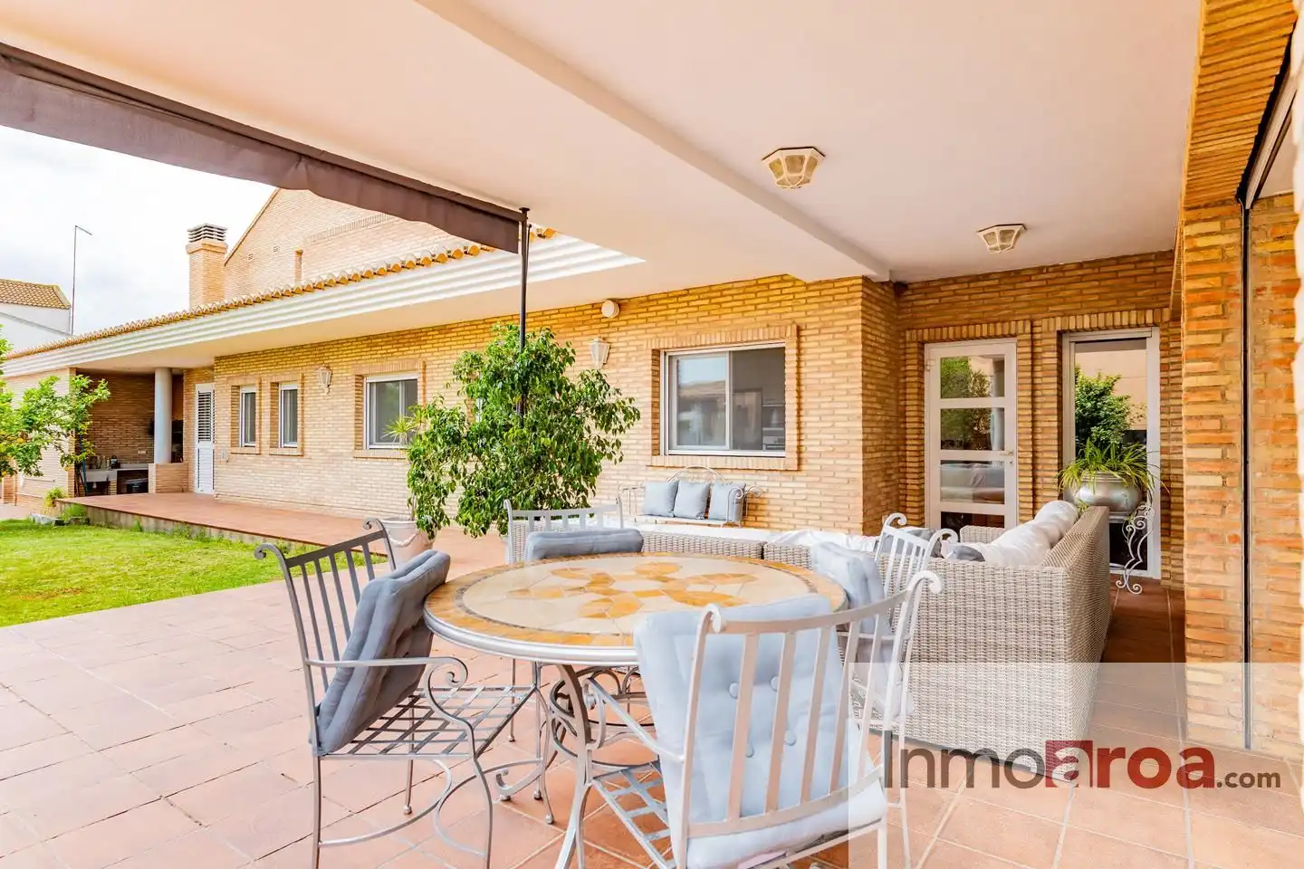 Terraza de Casa o chalet en venta en Paterna con Jardín privado, Terraza y Piscina
